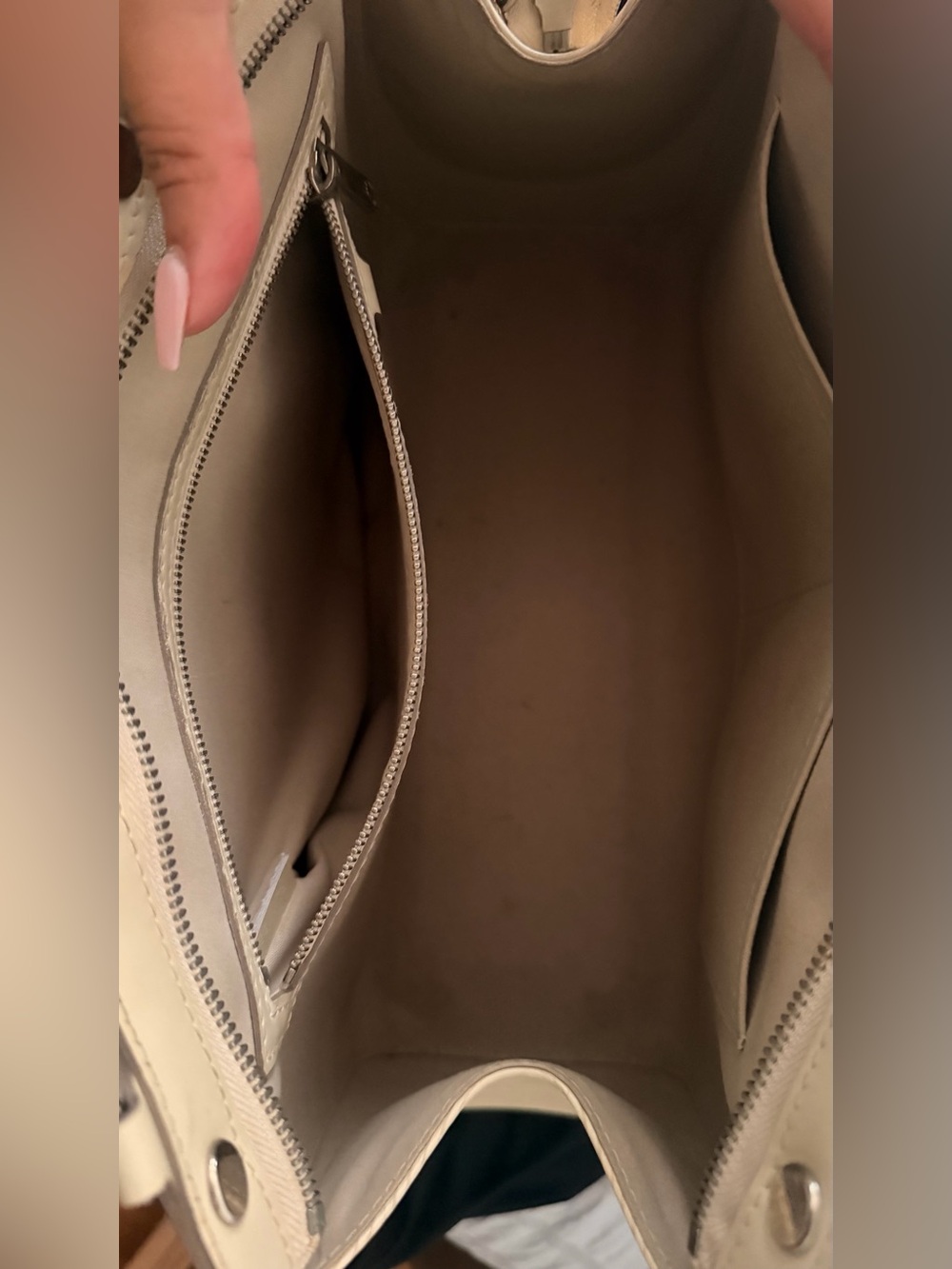 Louis Vuitton Brea - Picture 6 of 13